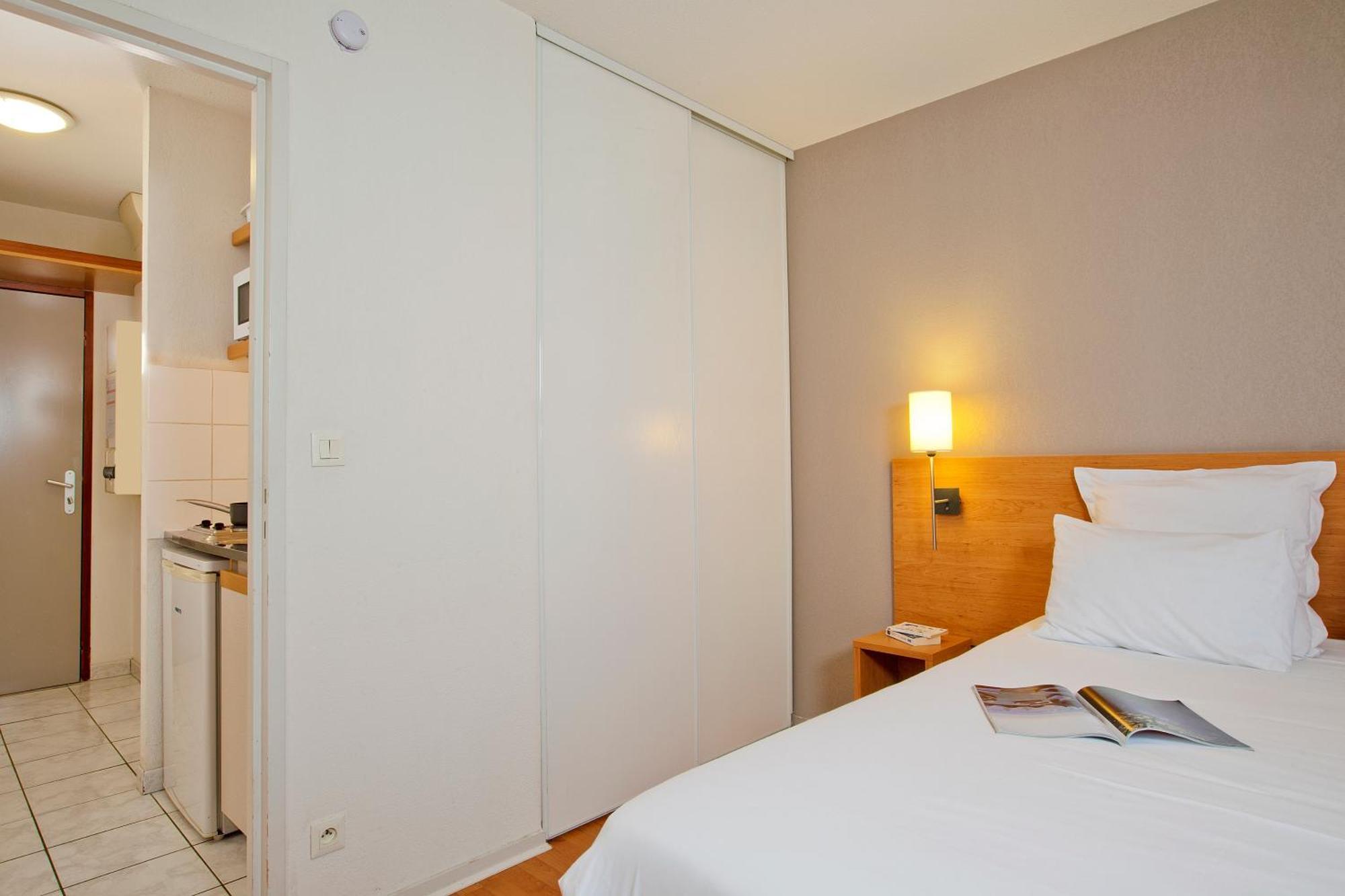 Sejours & Affaires Nantes La Beaujoire Aparthotel Ruang foto