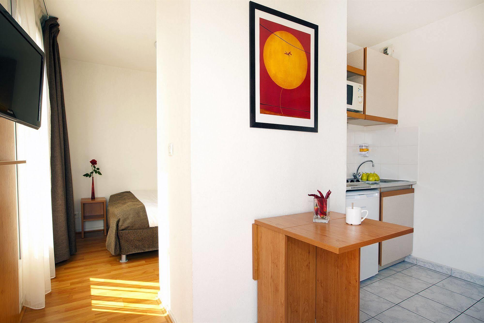 Sejours & Affaires Nantes La Beaujoire Aparthotel Bagian luar foto