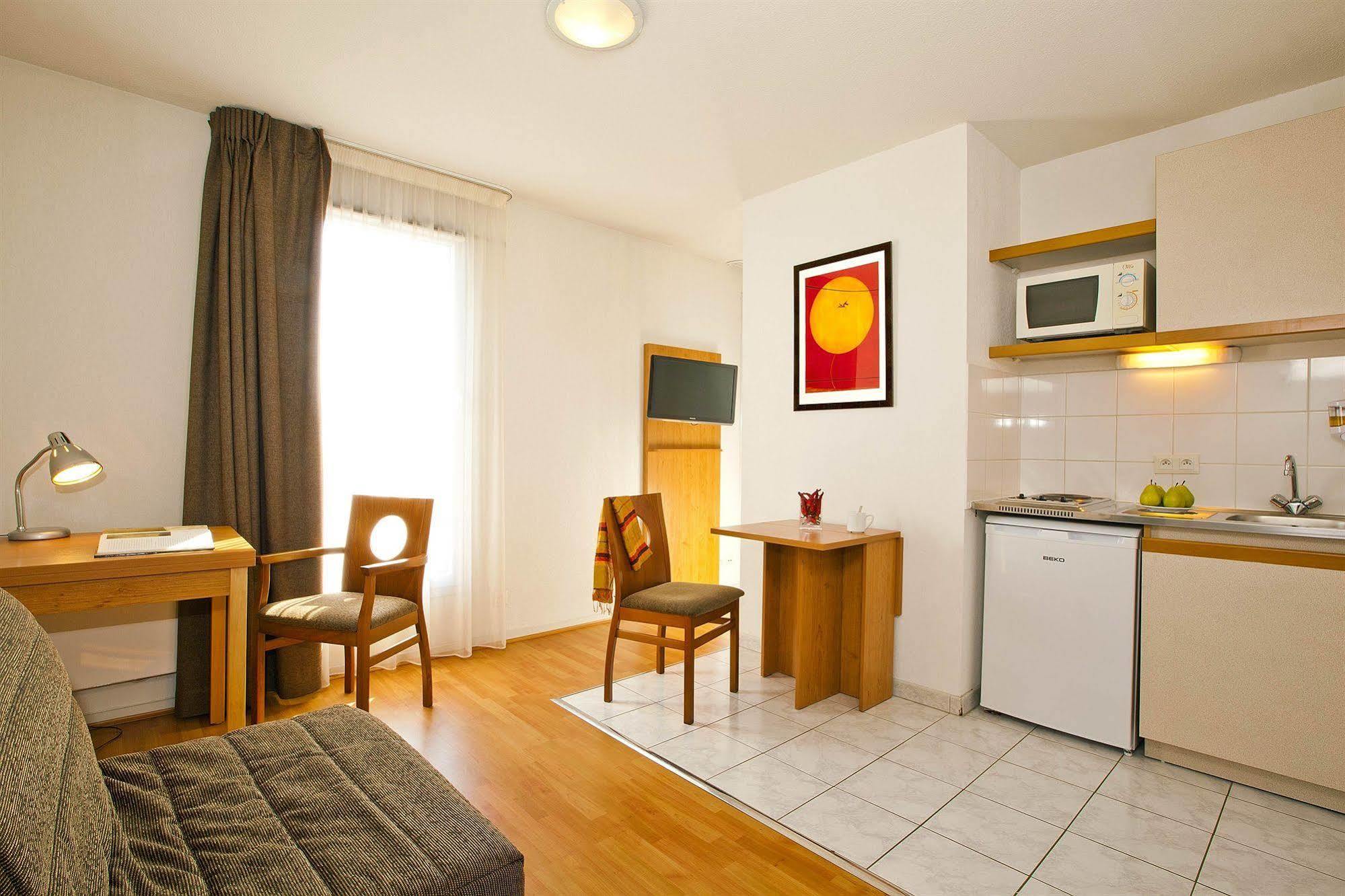 Sejours & Affaires Nantes La Beaujoire Aparthotel Bagian luar foto