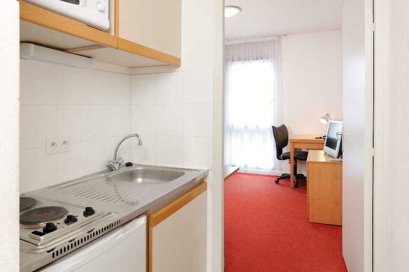 Sejours & Affaires Nantes La Beaujoire Aparthotel Bagian luar foto